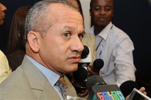 MINISTRO DE SALUD