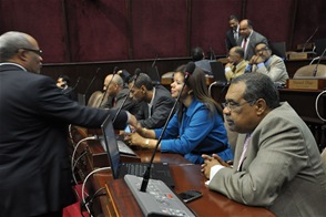 DIPUTADOS APRUEBAN LECTURA REFORMA FISCAL