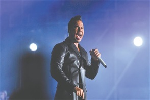 ROMEO SANTOS