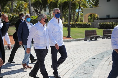 Cap-Cana-Presidente-Luis-Abinader-junto-a-Fernando-Hazoury