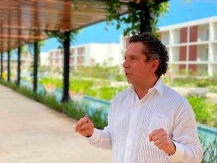 Enrique-Calderon-423x317